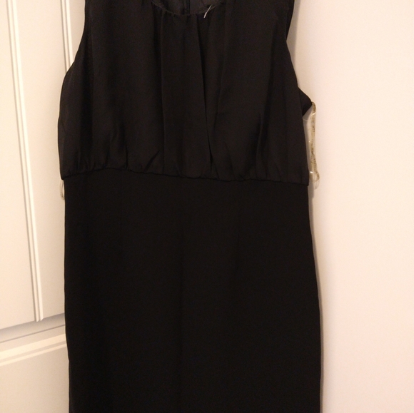 Dress - Picture 1 of 4